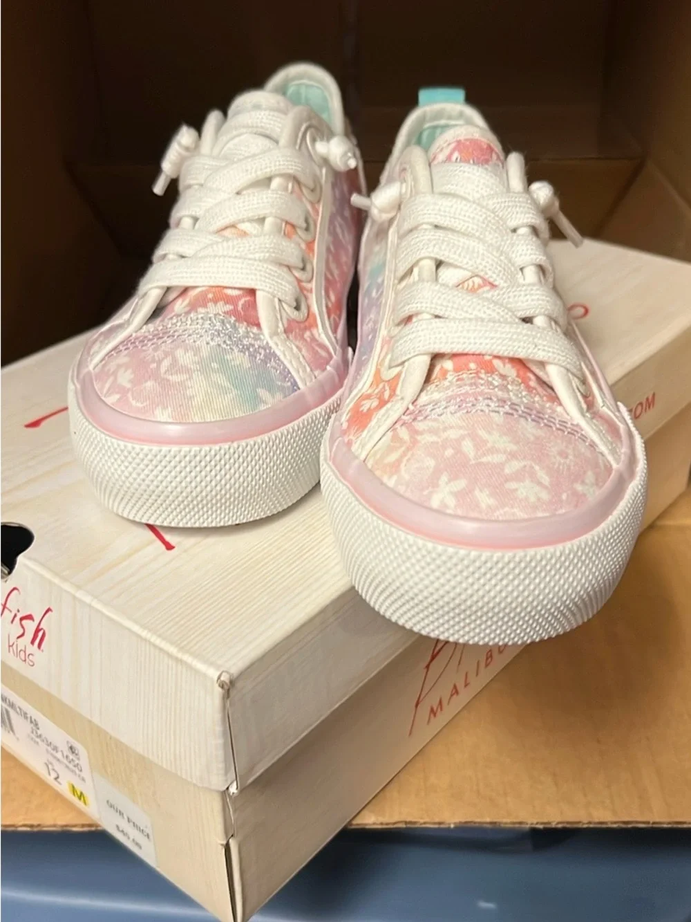 Malibu Floral No-Tie Girl Sneakers in Pastel Mint and Pink Size 12